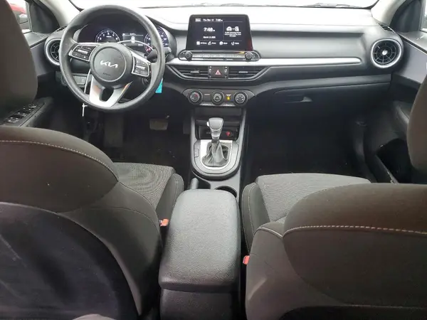 3KPF24AD3RE736139 2024 KIA FORTE - Image 8