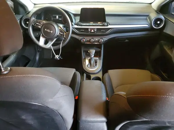 3KPF24AD3RE737646 2024 KIA FORTE - Image 8