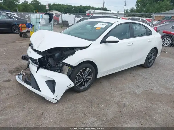 3KPF24AD3RE737758 2024 KIA FORTE - Image 2