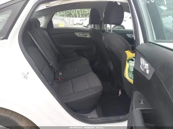 3KPF24AD3RE737758 2024 KIA FORTE - Image 8