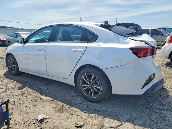 3KPF24AD3RE738361 2024 KIA FORTE - Image 2