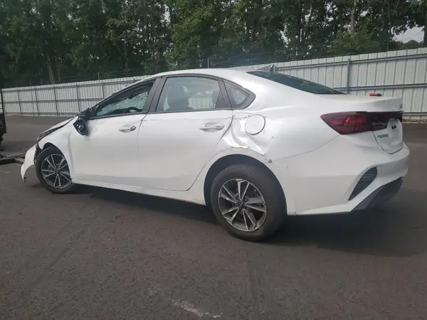 3KPF24AD3RE738635 2024 KIA FORTE - Image 2
