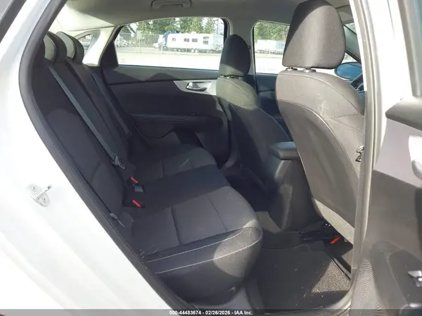 3KPF24AD3RE739140 2024 KIA FORTE - Image 8