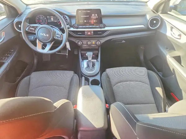 3KPF24AD3RE740403 2024 KIA FORTE - Image 8
