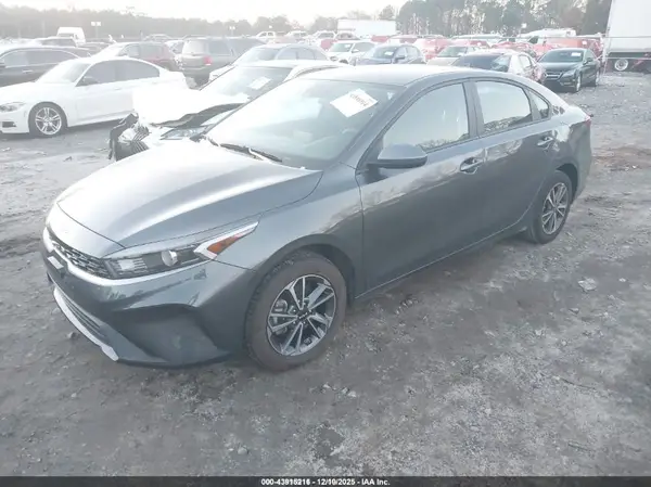 3KPF24AD3RE740515 2024 KIA FORTE - Image 2