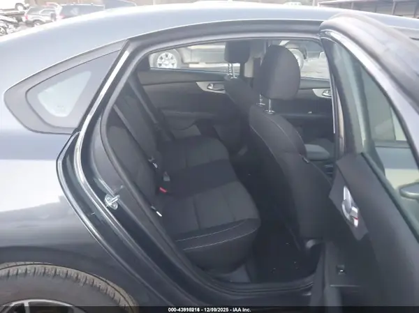 3KPF24AD3RE740515 2024 KIA FORTE - Image 8