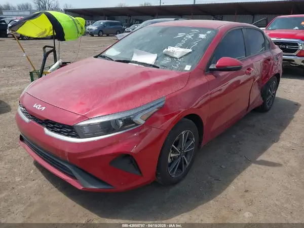 3KPF24AD3RE741633 2024 KIA FORTE - Image 2