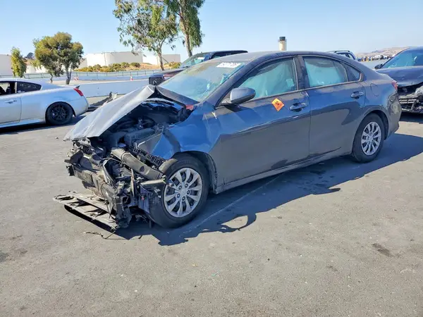 3KPF24AD3RE742734 2024 KIA FORTE - Image 1