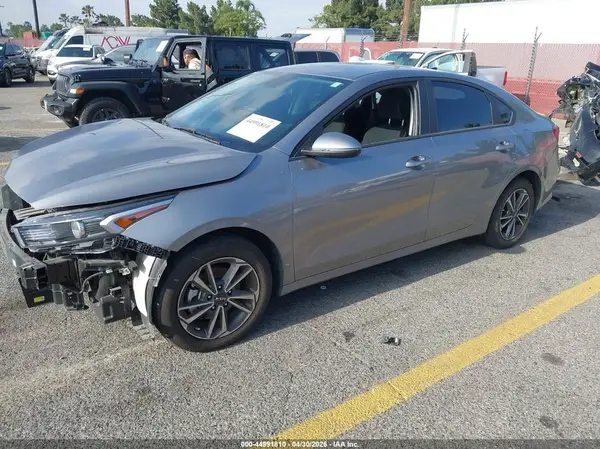 3KPF24AD3RE743222 2024 KIA FORTE - Image 2