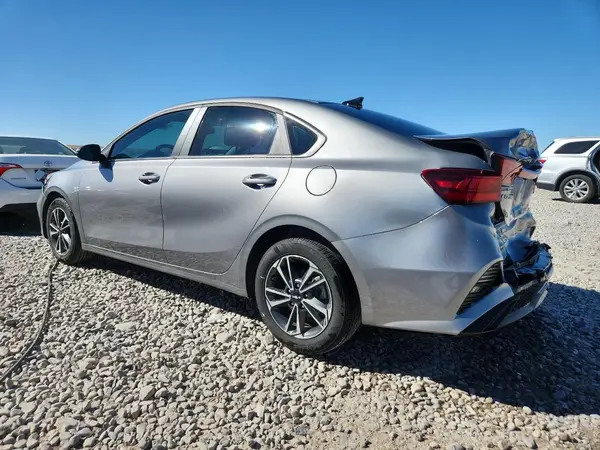 3KPF24AD3RE748159 2024 KIA FORTE - Image 2