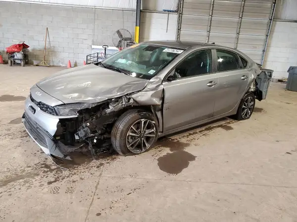 3KPF24AD3RE748811 2024 KIA FORTE - Image 1