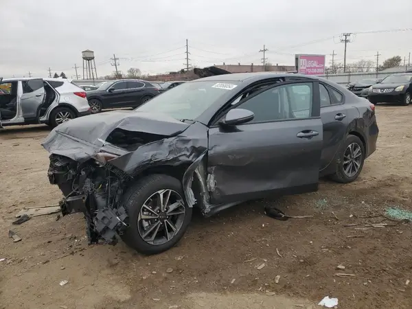 3KPF24AD3RE749943 2024 KIA FORTE - Image 1