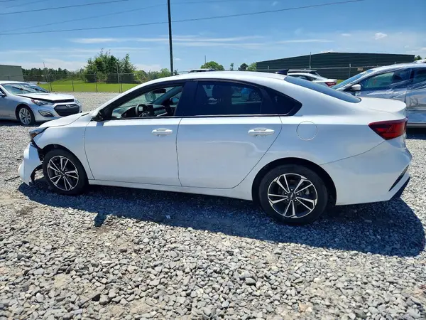 3KPF24AD3RE753569 2024 KIA FORTE - Image 2