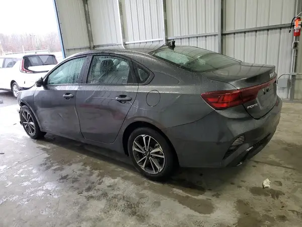 3KPF24AD3RE753636 2024 KIA FORTE - Image 2