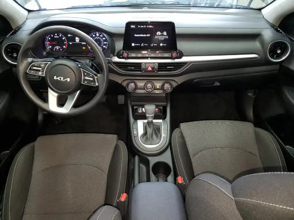 3KPF24AD3RE753636 2024 KIA FORTE - Image 8