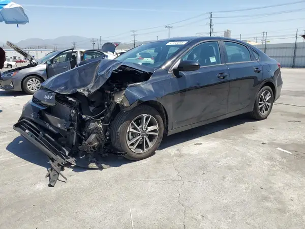3KPF24AD3RE753815 2024 KIA FORTE - Image 1