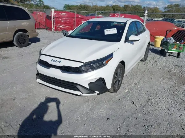 3KPF24AD3RE754978 2024 KIA FORTE - Image 2