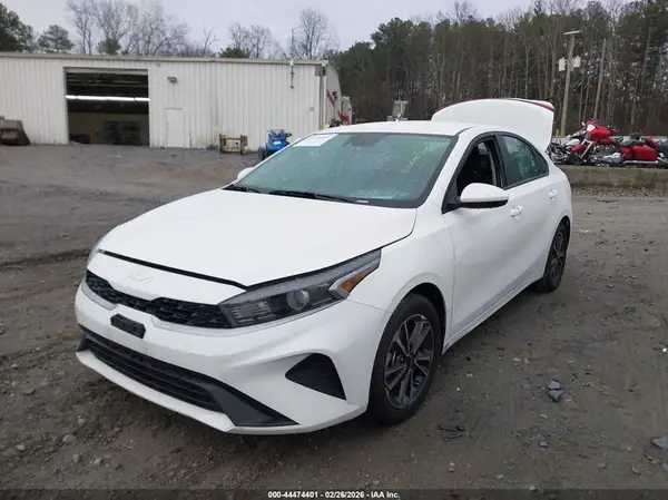 3KPF24AD3RE757069 2024 KIA FORTE - Image 2