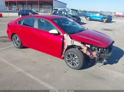 3KPF24AD3RE758318 2024 KIA FORTE