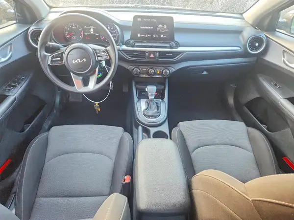 3KPF24AD3RE758481 2024 KIA FORTE - Image 8