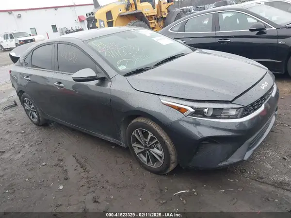 3KPF24AD3RE758948 2024 KIA FORTE - Image 1
