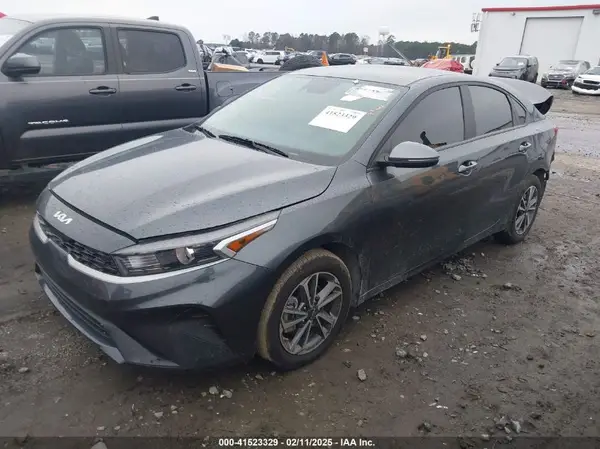 3KPF24AD3RE758948 2024 KIA FORTE - Image 2