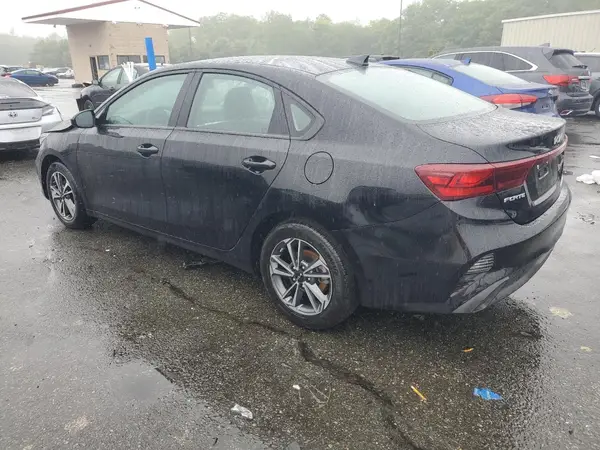 3KPF24AD3RE763258 2024 KIA FORTE - Image 2