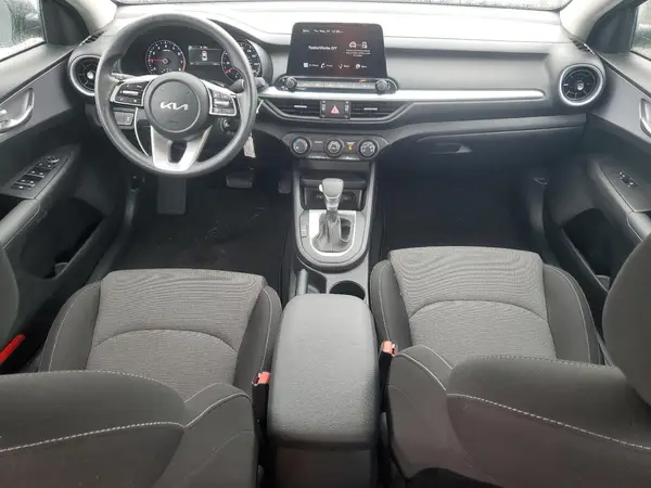 3KPF24AD3RE763258 2024 KIA FORTE - Image 8