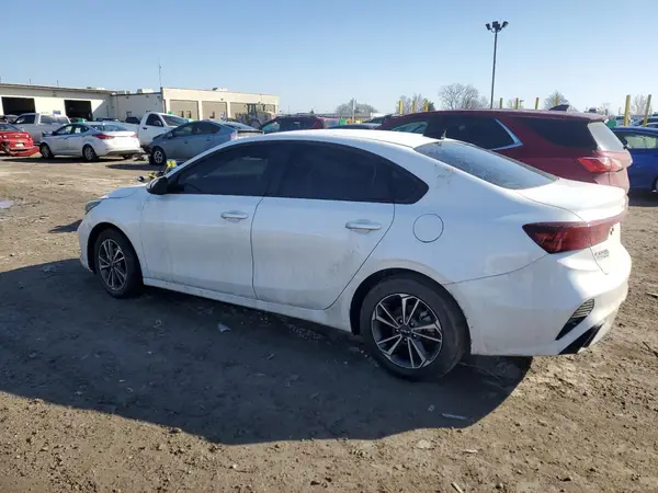 3KPF24AD3RE763681 2024 KIA FORTE - Image 2