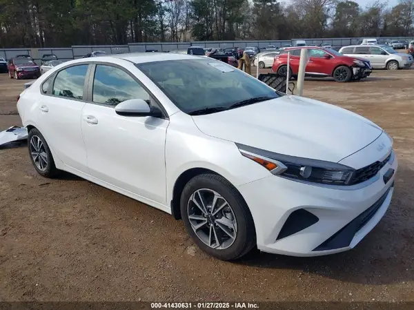 3KPF24AD3RE763812 2024 KIA FORTE - Image 1