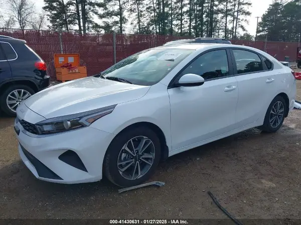 3KPF24AD3RE763812 2024 KIA FORTE - Image 2