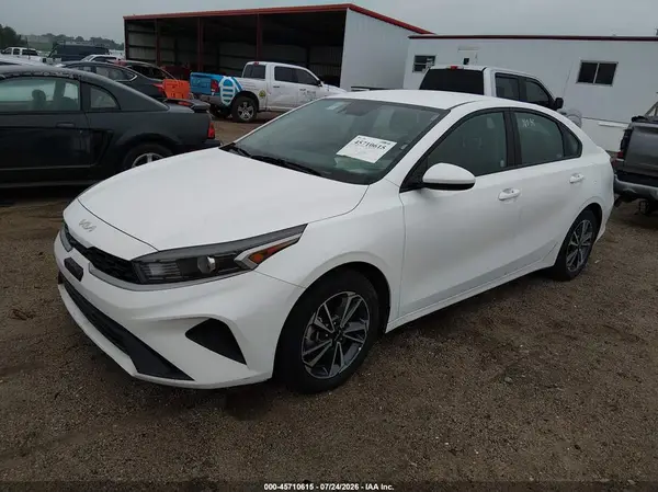 3KPF24AD3RE765897 2024 KIA FORTE - Image 2