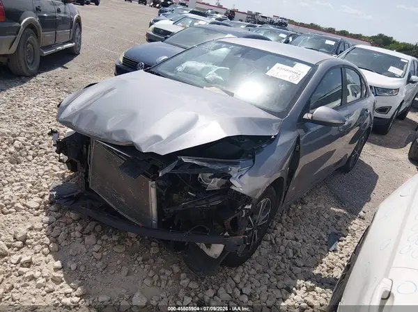 3KPF24AD3RE766175 2024 KIA FORTE - Image 2
