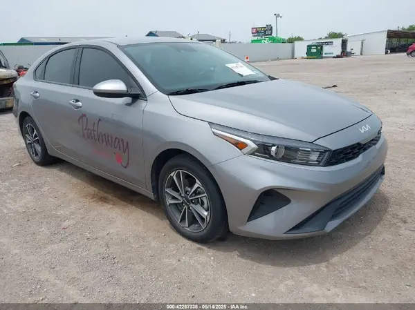 3KPF24AD3RE766788 2024 KIA FORTE - Image 1