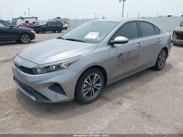 3KPF24AD3RE766788 2024 KIA FORTE - Image 2