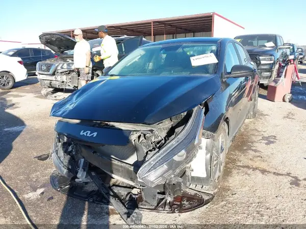 3KPF24AD3RE769724 2024 KIA FORTE - Image 2