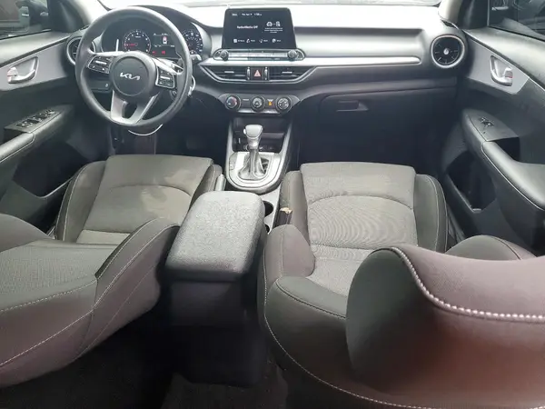 3KPF24AD3RE770176 2024 KIA FORTE - Image 8