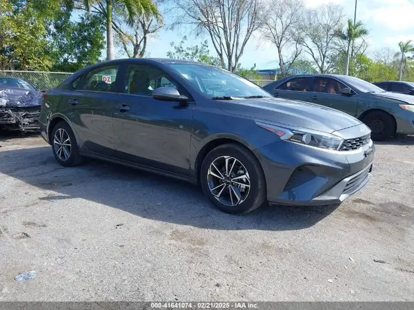 3KPF24AD3RE770503 2024 KIA FORTE - Image 1