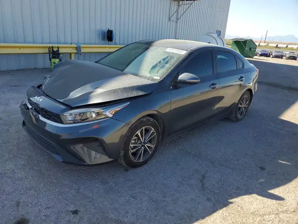 3KPF24AD3RE770887 2024 KIA FORTE - Image 1
