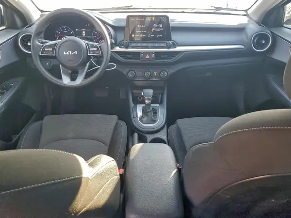 3KPF24AD3RE773689 2024 KIA FORTE - Image 8