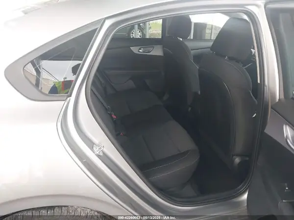 3KPF24AD3RE773806 2024 KIA FORTE - Image 8