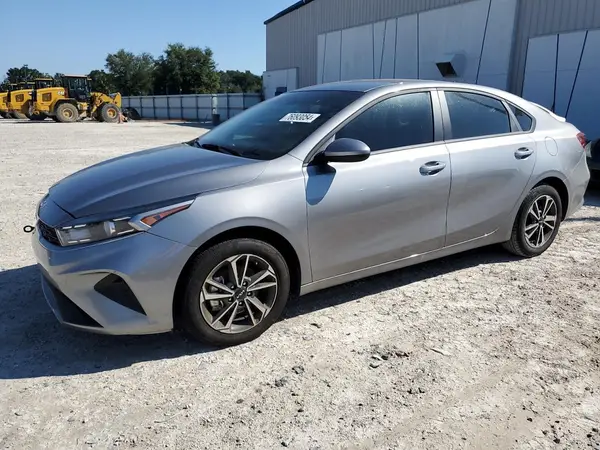 3KPF24AD3RE775376 2024 KIA FORTE - Image 1