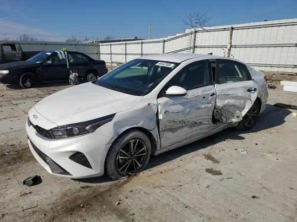 3KPF24AD3RE776124 2024 KIA FORTE - Image 1