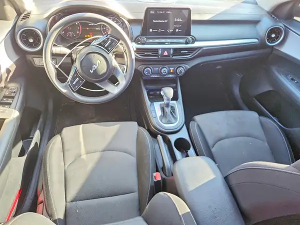 3KPF24AD3RE776575 2024 KIA FORTE - Image 8