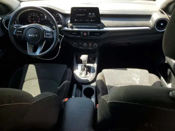 3KPF24AD3RE778228 2024 KIA FORTE - Image 8