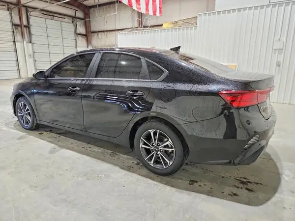 3KPF24AD3RE782716 2024 KIA FORTE - Image 2