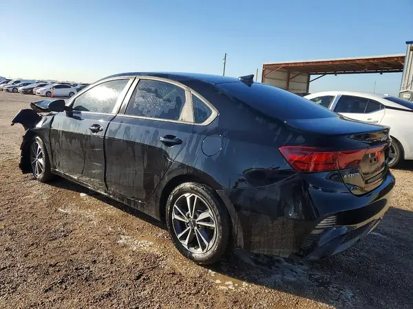 3KPF24AD3RE783056 2024 KIA FORTE - Image 2