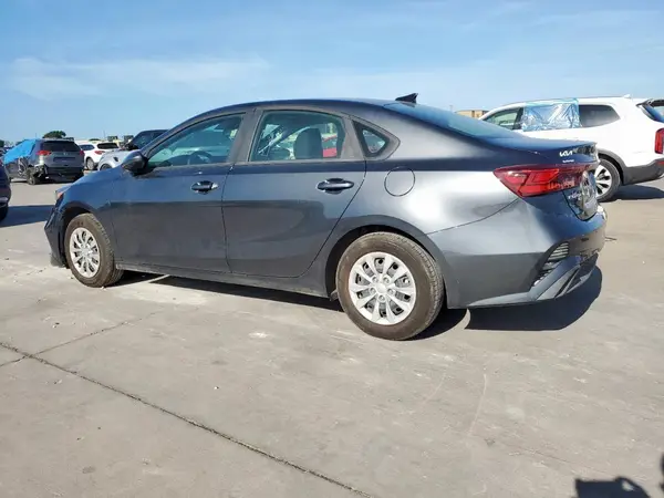 3KPF24AD3RE784983 2024 KIA FORTE - Image 2