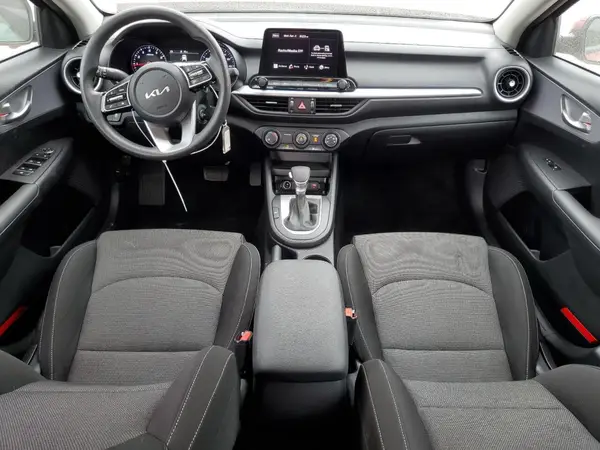 3KPF24AD3RE787978 2024 KIA FORTE - Image 8