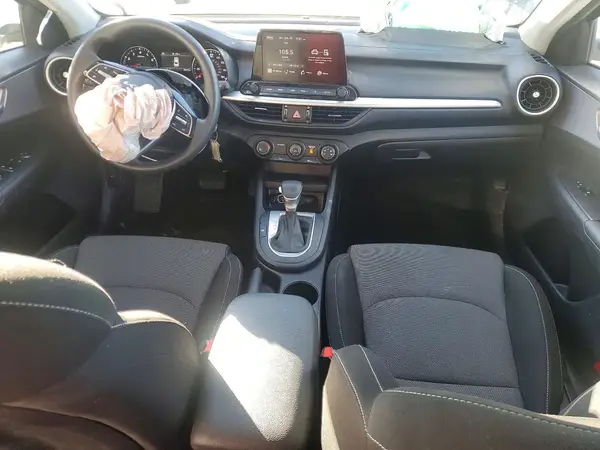 3KPF24AD3RE789679 2024 KIA FORTE - Image 8